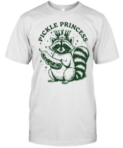 Raccoon holding Pickle Princess retro  Classic Men's T-shirt