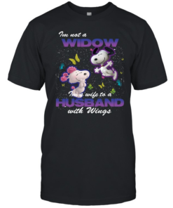 Snoopy im not a widow im a wife to a husband with wings  Classic Men's T-shirt