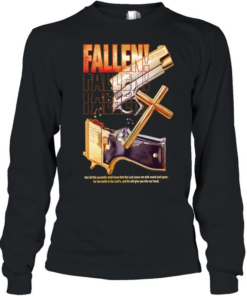 Gun fallen and all this assembly shall know that the lord save not with sword and spear Long Sleeved T-shirt
