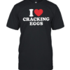 I Heart Cracking Eggs T Classic Men's T-shirt