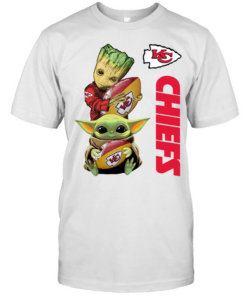 Baby Yoda And Baby Groot Hug Football Kansas City Chiefs  Classic Men's T-shirt