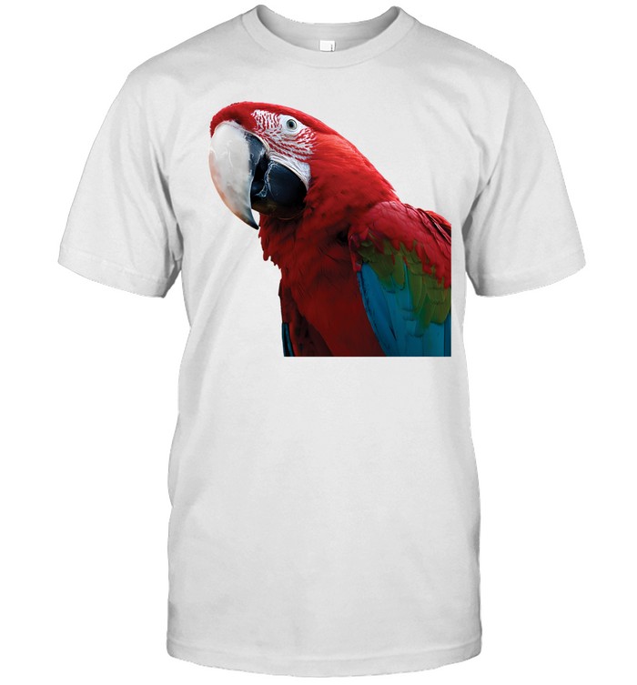 CloseUp Of A Green Winged Macaw Parrot Classic Men's T-shirt