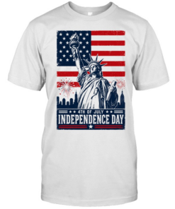 Statue of Liberty 4th of July Independence Day fireworks city skyline Classic Men's T-shirt