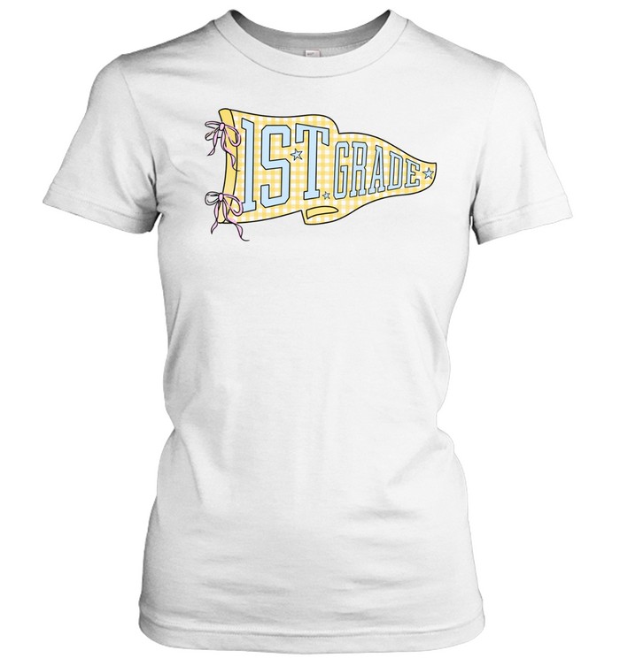 Vintage School Pennant Flag 1st Grade Tee with Yellow Plaid Texture Classic Women's T-shirt