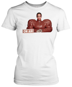 beyonce on air  Classic Women's T-shirt
